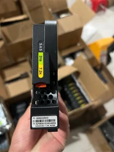 EMC DD2200 DD2500 005032933  P-X-2UC-3TB SAS 3.5in Hard Drive - Picture 1 of 3