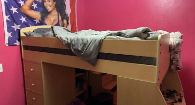 litera con escritorio Foto 1 de 4