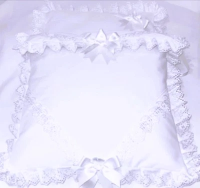 Juego de edredón y almohada para cochecito de muñeca *talla cruz plateada* todo blanco Foto 1 de 2