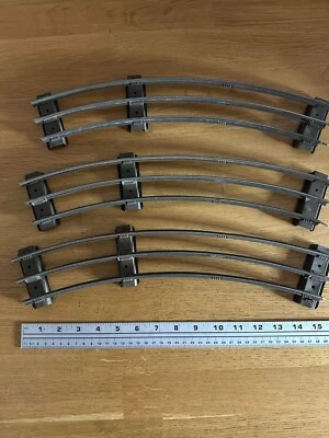 LIONEL VINTAGE 15 1/2" CURVED STANDARD-GAUGE 3 PC TRACKS - Image 1 of 2