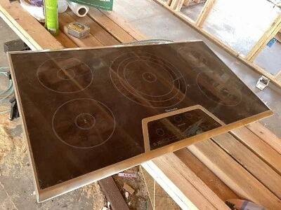 thermador cit365tb masterpiece 36” electric induction cooktop 5 elements - Image 1 of 4