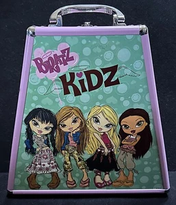 MGA BRATZ KIDZ - 12" Lined HARD CASE Doll Carrier Purse - Accessories - Picture 1 of 4