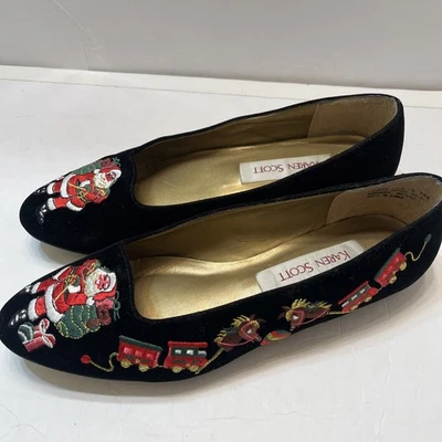 Женские рождественские туфли Karen Scott 8,5 цвет черный бархат с вышивкой игрушка Santa Train - Изображение 1 из 4