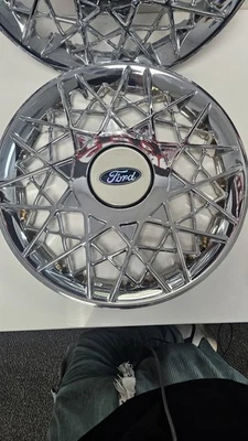  Ford Crown Victoria 1998-2002 A/F 16" CUBIERTAS DE RUEDA TAPACUBOS Juego de 4 Foto 1 de 4