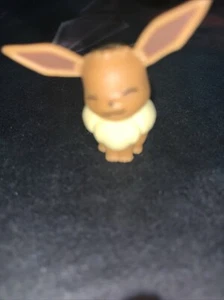 Pokemon Eevee with Closed Eyes WCT 2018 Battle Figur 2,5" - Bild 1 von 2