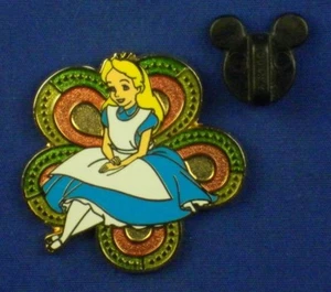 Pin Alicia en el País de las Maravillas donde la magia es atemporal 2007 GWP DLR # 52424 - Imagen 1 de 4