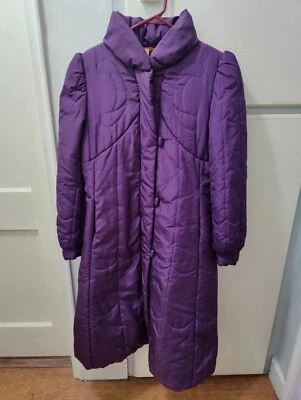 Abrigo largo acolchado vintage Stranger Things años 80 púrpura con palancas forradas HECHO EN COREA Foto 1 de 4