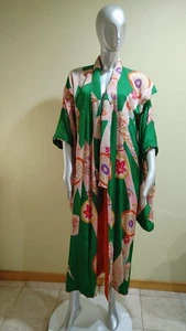 Japanischer Vintage Blumen Kimono Morgenmantel aus Japan - Bild 1 von 11