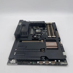 ASUS SABERTOOTH Z77 LGA 1155 Intel Z77 ATX Intel Motherboard - READ - Picture 1 of 7