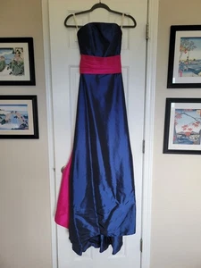 Trägerloses Ballkleid in blau und pink - Bild 1 von 4