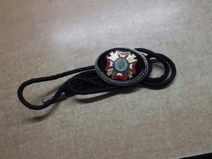 DE COLECCIÓN VETERANOS DE GUERRAS EXTRANJERAS MUY BUEN ESTADO METAL ESMALTE BOLO CORBATA BONITA - Imagen 1 de 3