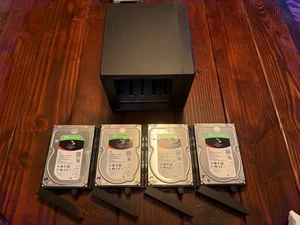 Synology 4 Bay NAS DiskStation DS918+ avec mises à niveau !! - Photo 1/7