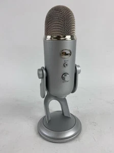 Logitech for Creators Blue Yeti USB Microphone - Photo 1/7