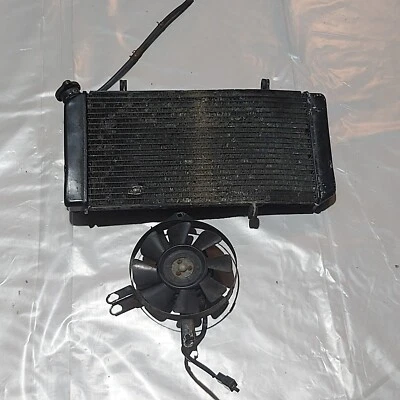 RADIADOR ORIGINAL SUZUKI TL1000S TL1000 S 1997-2001 - LIGERA CURVA SIN FUGAS Foto 1 de 4