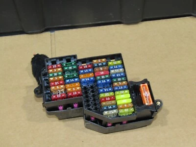 2004-2007 Volkswagen Touareg OEM interior fuse panel block box 04 05 06 07 - Image 1 of 3