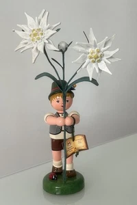 750/25 Blumenjunge Blumenkind XL 24cm Fa. Hubrig Erzgebirge - Picture 1 of 6