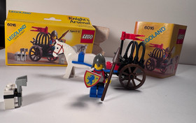 Vintage LEGO 6016 Knights Arsenal + Box, Instructions, 100 complete!