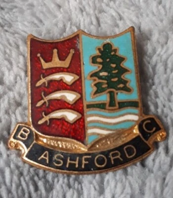 ASHFORD BOWLING CLUB Vintage Enamel Pin Badge, Collectable, KENT, Memorabilia  - Image 1 of 2