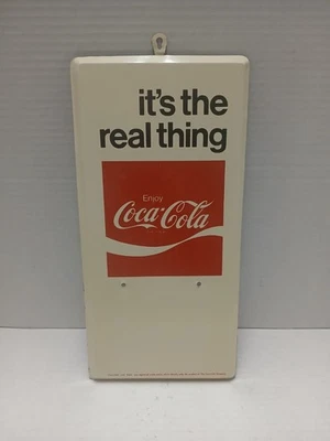 Металлический держатель календаря Coke «это реальная вещь» 1969 - Изображение 1 из 4