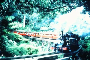 1970's 35mm Photographic Slide #1-17 STEAM TRAIN (A) - Picture 1 of 1
