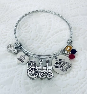 Minnie und Mickey Runaway Eisenbahn Edelstahl Armreif Charm Armband - Bild 1 von 1
