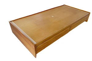 Varnished wooden single bed base with storage drawers in very good condition - Picture 1 of 3