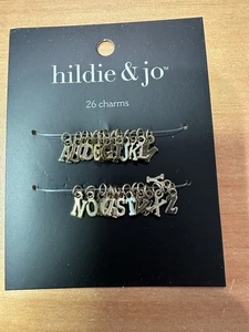 Hildi & Jo Metall Gold Alphabet Charms (1/4" hoch) - Bild 1 von 1