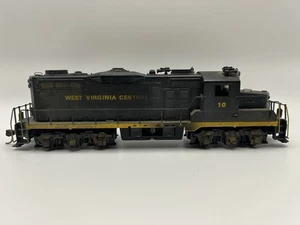 HO Custom Mantua West Virginia Central GP20 Diesel Locomotive - (TESTED) - Picture 1 of 6