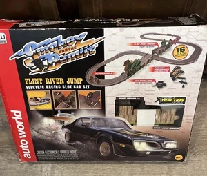 💥SEE VIDEO🎯Auto world Slot Car Set Smokey and the Bandit (OG Revel Flag Car) - Picture 1 of 23