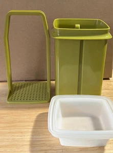 Contenedor de colección años 70 Tupperware 1330-5 encurtido tapa verde aguacate y elevador - Imagen 1 de 11