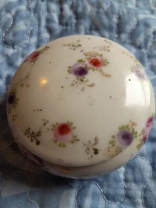 Asian Floral Signed Porcelain Trinket Box Round Lovely Piece - Picture 1 of 10
