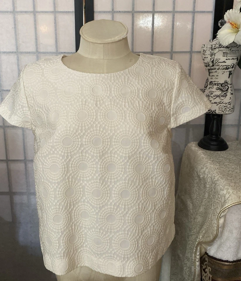 Top de ganchillo beige Kensie Foto 1 de 4