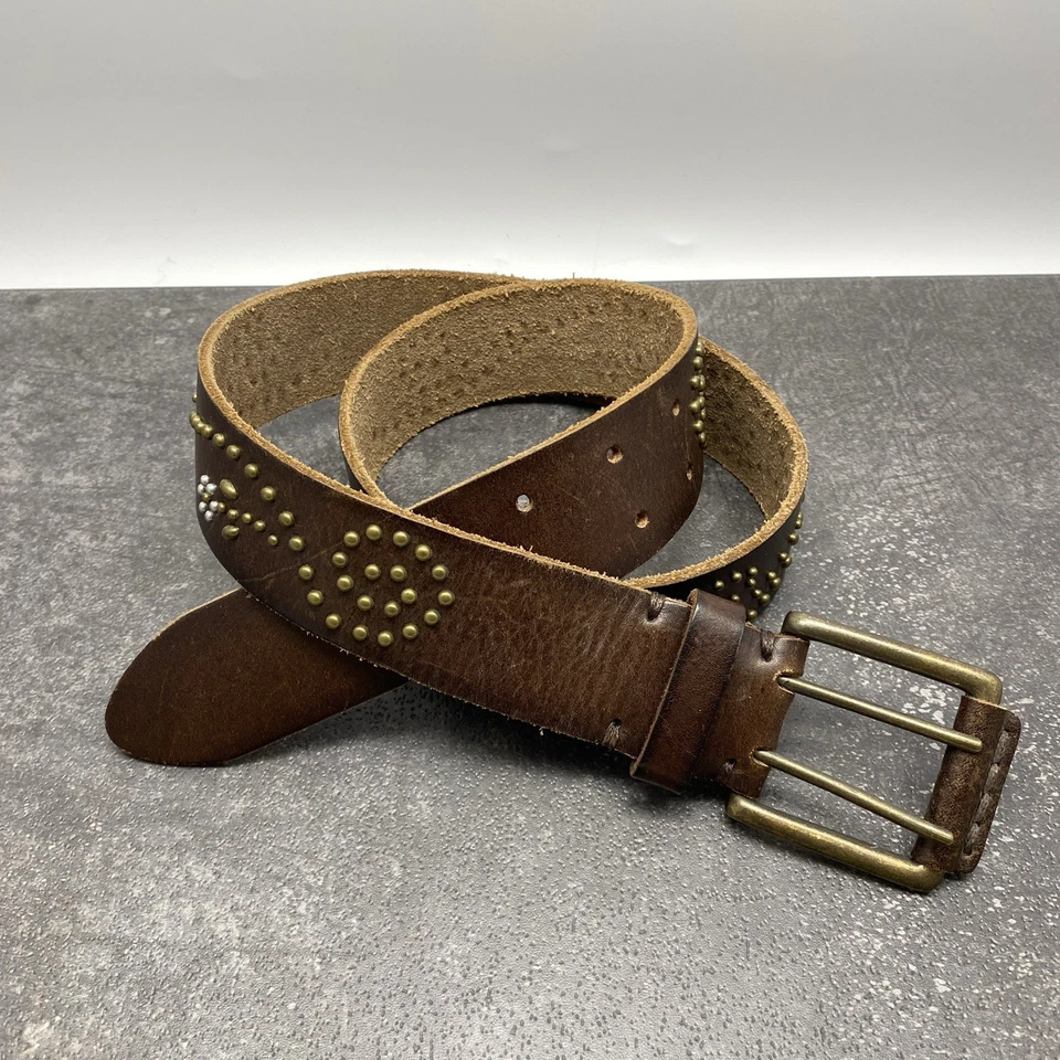 Cinturón de cuero Abercrombie & Fitch con tachuelas flor de desplazamiento 2 puntas marrón medio Foto 1 de 4