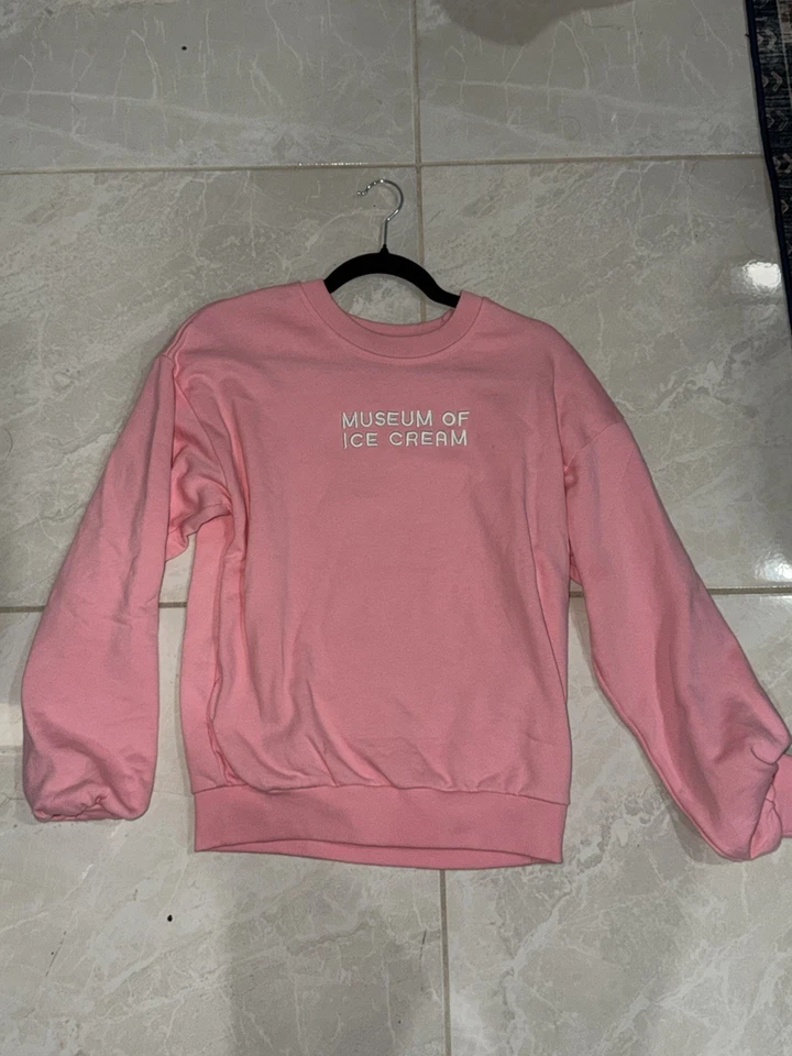 Suéter rosa Museum of Icecream Foto 1 de 2
