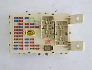 BOITE A FUSIBLE RELAIS COMPARTIMENT MOTEUR Kia VENGA diesel 90672 - Picture 1 of 3