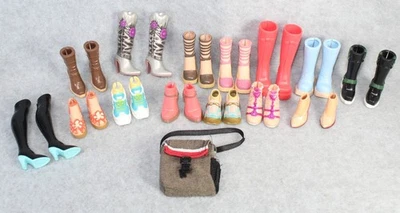 Barbie My Scene Moda Fiebre 14 Pares Zapatos Tacones Botas Bolso Mensajero Foto 1 de 4