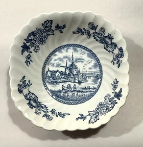 Vintage Johnson Brothers TULIP TIME Blue square Cereal bowl 6” - Picture 1 of 2