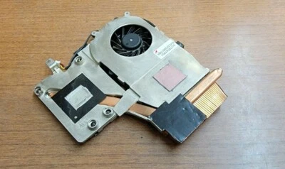 GENUINIE!! COMPAQ PRESARIO M2105US SERIES HEATSINK / CPU COOLING FAN 394298-001  - Image 1 of 2