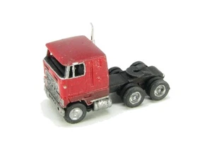 Z Scale Over the Road Truck Tractor -F Type Kit by Showcase Miniatures (4005) - Picture 1 of 7