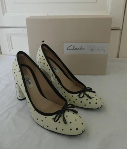 Clarks Narrative Crema y Negro Retro Lunares Tacón Zapatos Reino Unido 6.5 D - Imagen 1 de 7