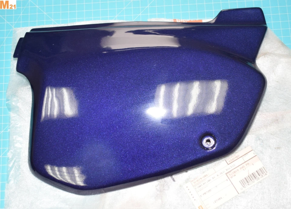 Carénage arrière droite APRILIA AP8239980 pour RX 50 de 1995/2002 neuf - Photo 1/1