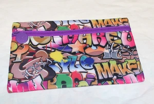 IPSY RETRO MAKE-UP POUCH - Picture 1 of 1