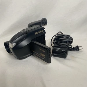 Quasar VM-L459 Digital 150x Handheld CamCorder W/ Charger TESTED - NO BATTERY - Picture 1 of 16
