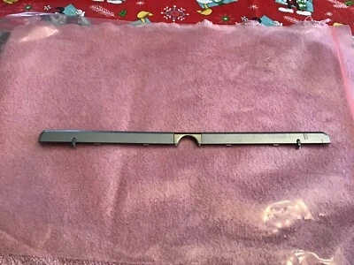 FUJITSU LIFEBOOK T732, CUBIERTA T734, BISAGRA TRASERA Foto 1 de 2