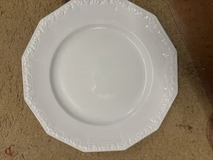 Rosenthal "Maria White" 10 3/4 Inch Dinner Plate 12 sided - Mint Condition - Picture 1 of 7