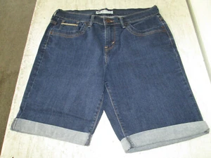 Women's Levi's Denim Jean Shorts,  Size 8 GC - Picture 1 of 3