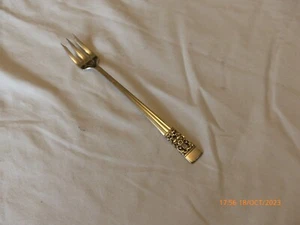 COMMUNITY SILVER PLATE OYSTER SEA FOOD FORK.HAMPTON COURT PATTERN - Picture 1 of 5