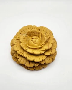 Yellow Jade Rose, Hand Carved Flower, a stunning piece of natural beauty - Picture 1 of 7