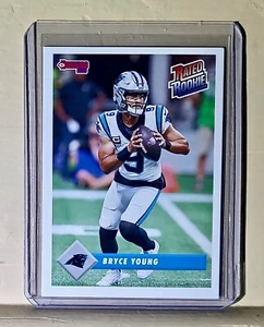 Tarjeta de fútbol americano retro de novato Bryce Young 2023 Panini clasificación NFL 1 Panthers 1/629 - Imagen 1 de 2