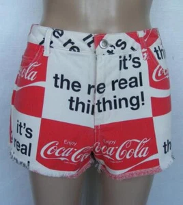 Pantaloncini denim Coca Cola S ""It's The Real Thing"" logo COCA famosi annunci hippie anni '70 - Foto 1 di 9